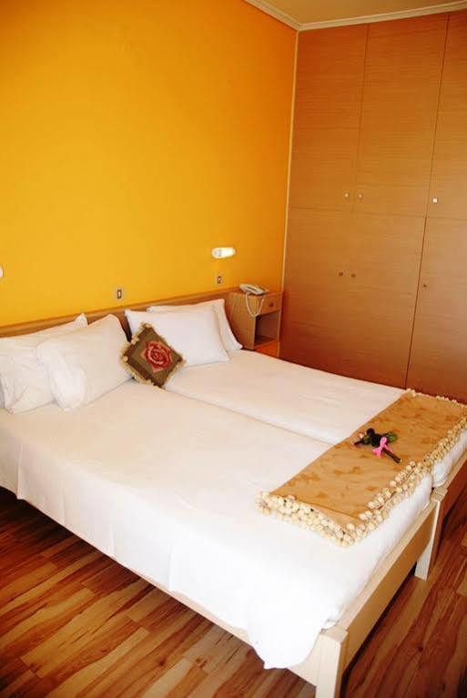 كاريستوس Galaxy Hotel المظهر الخارجي الصورة